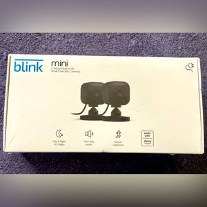 Selling Blink mini 2 Indoor Plug-in Security Cameras